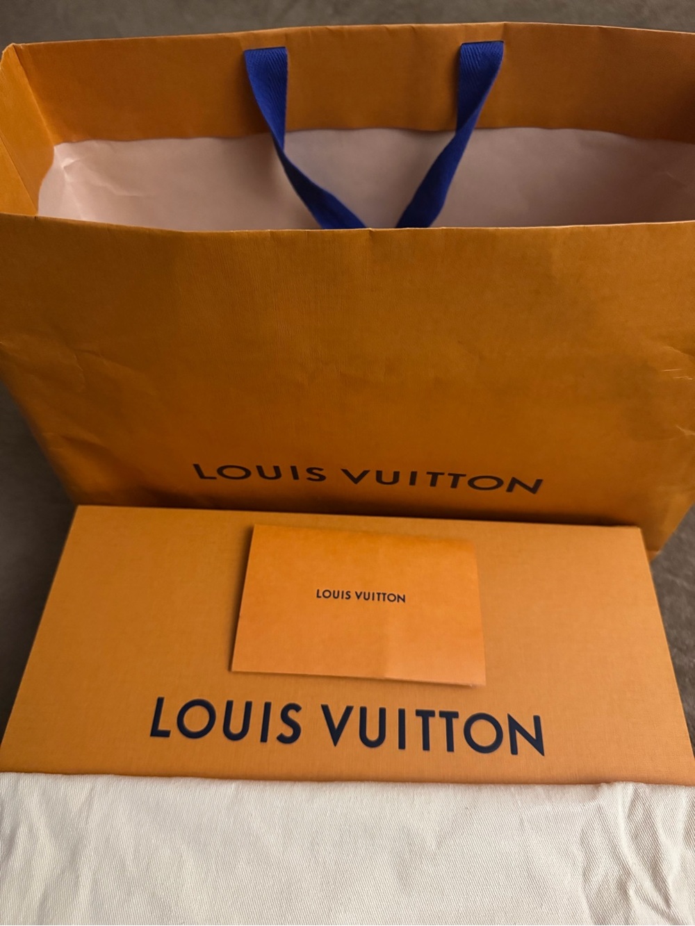 Louis Vuitton Brown Monogram Shoulder Bag with Tan Trim - Picture 3 of 8